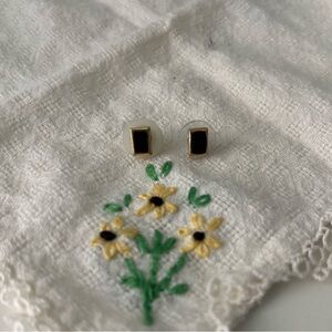 Vintage black and gold toned earrings